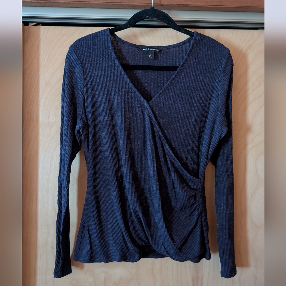 Rock & Republic Navy V-Neck Long Sleeve Top